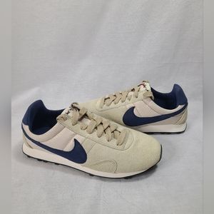 Nike Pre Montreal Racer Vintage Women's size 5- NWOB